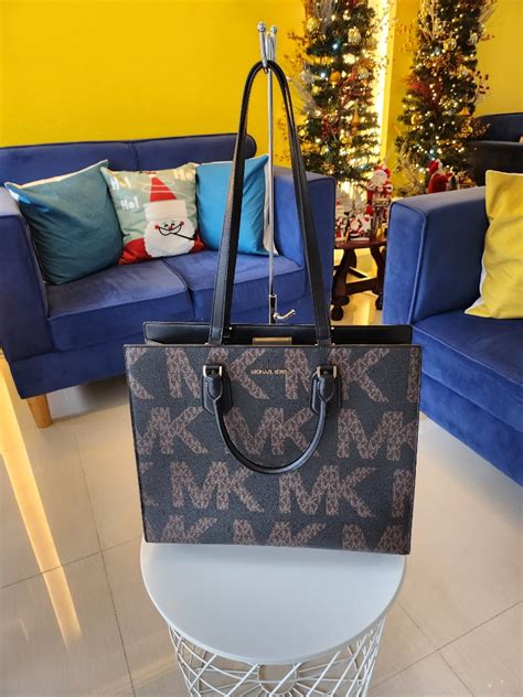 extra large tote michael kors|Michael Kors everly large tote.